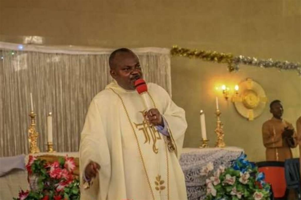 Padre Paul Offu ucciso nella notte del primo agosto da un gruppo armato. È il tredicesimo prete ucciso nel mondo nel 2019 (Foto Twitter)