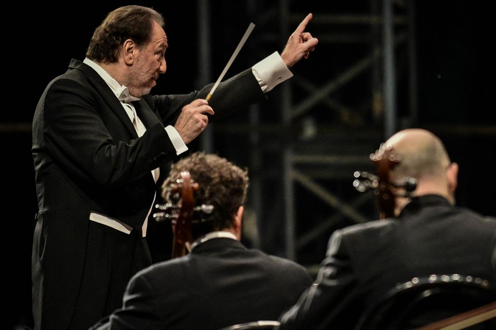 Riccardo Chailly. Il direttore il 7 dicembre sarà sul podio del Teatro alla Scala per dirigere "Tosca" di Giacomo Puccini (Fotogramma)