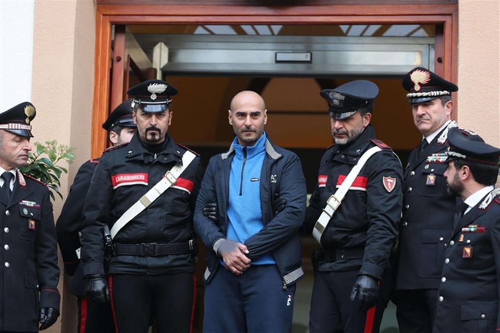 Un momento dell'arresto di Calogero Lo Piccolo, figlio del boss Salvatore, a Palermo
