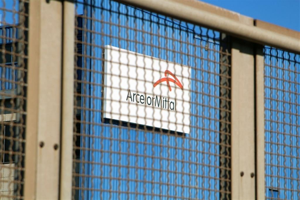 Perquisizioni negli uffici di Arcelor Mittal, indagini su merce in magazzino