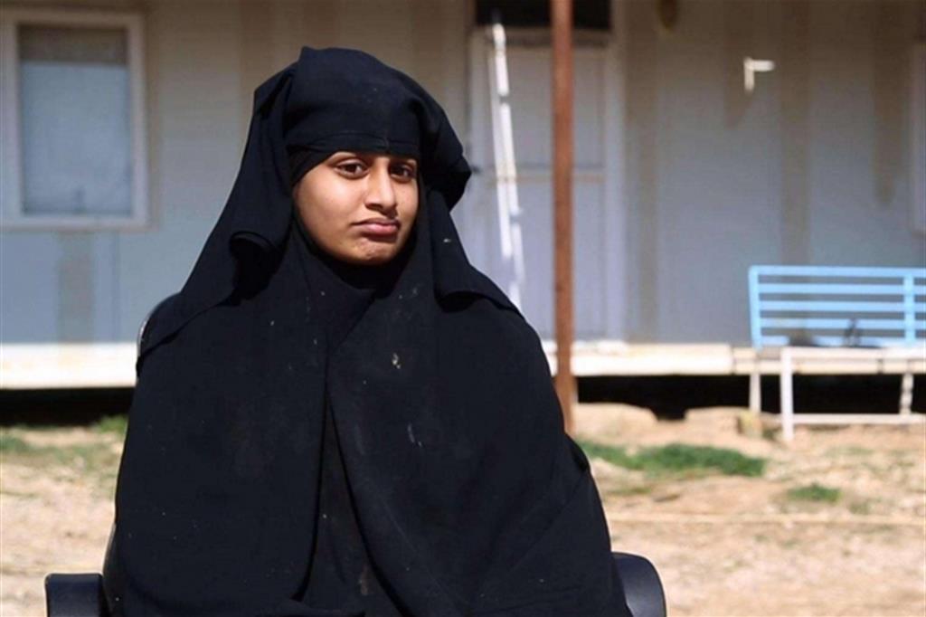 Shamina Begum, l'ex cittadina britannica partita per il Daesh a 15 anni, e ora apolide