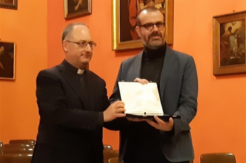 Antonio Spadaro premia Nello Scavo
