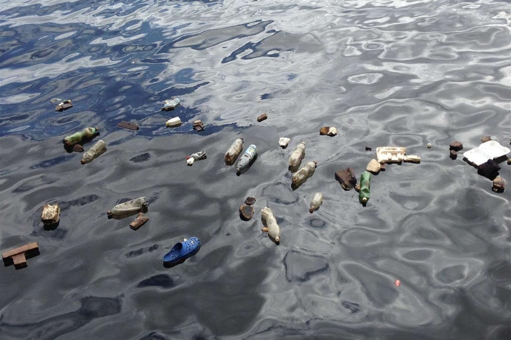 La plastica dispersa nel mare ha raggiunto livelli allarmanti
