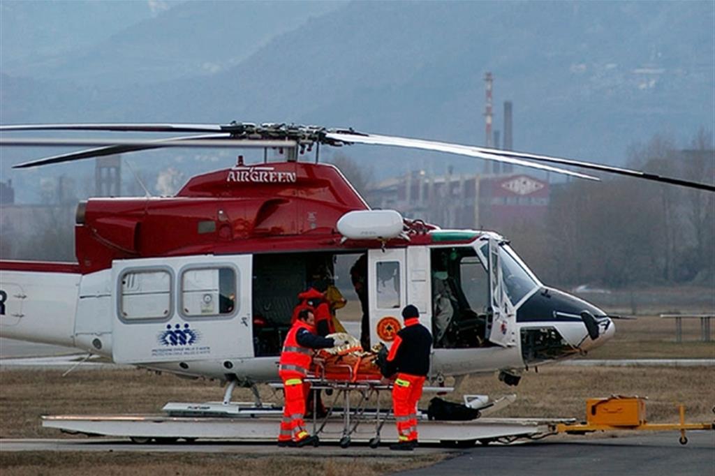 Un elicottero del soccorso alpino (Archivio)