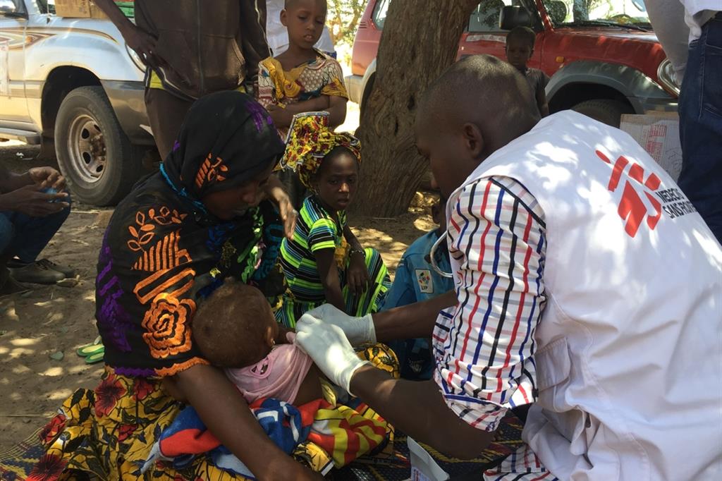 Personale di Medici senza frontiere al lavoro in Mali (Lamine Keita/Msf)