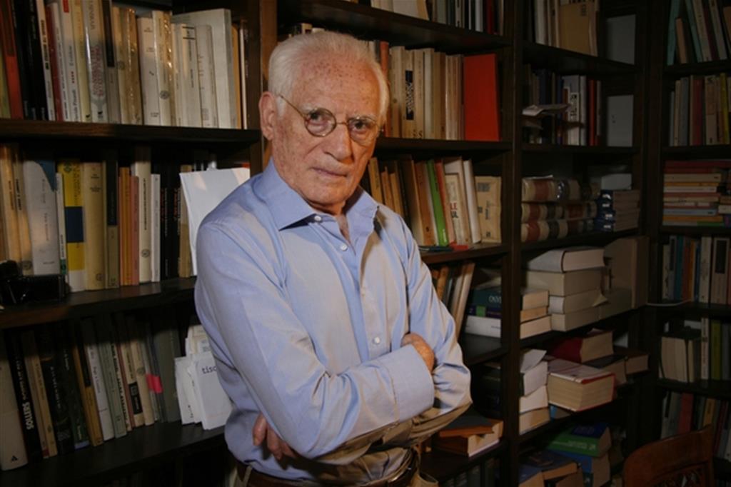 Angelo Guglielmi, giornalista, critico letterario ed ex direttore di Rai 3 oggi compie 90 anni