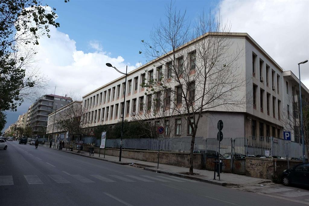 L'istituto tecnico industriale Vittorio Emanuele II di Palermo (Ansa)