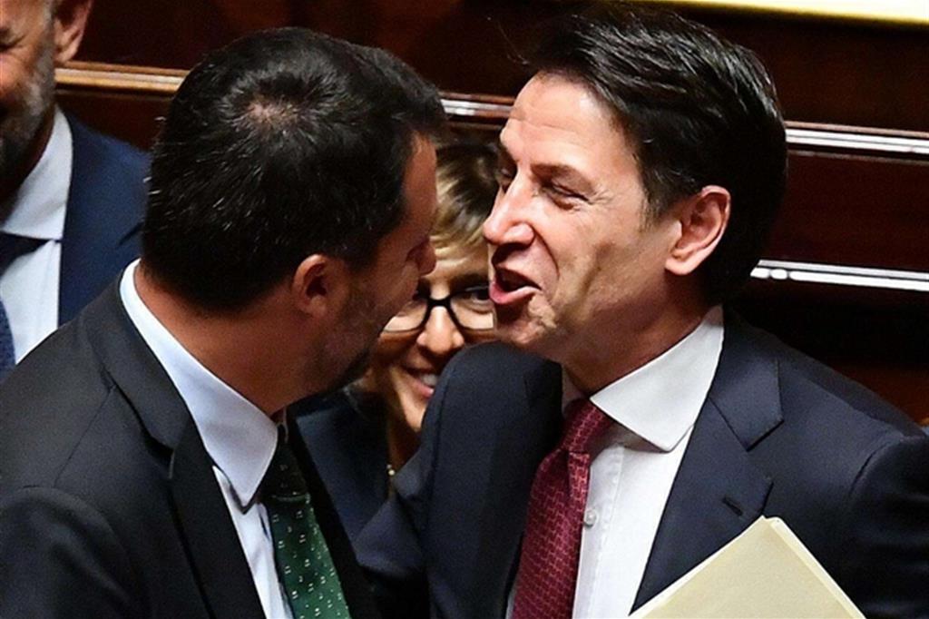 Carte bollate in arrivo. Il premier Conte, a destra, e Salvini (Foto d'archivio, Ansa)