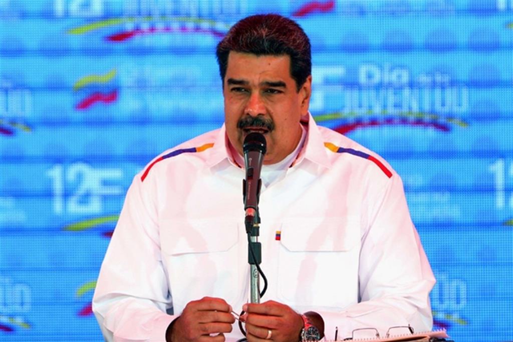 Maduro a un discorso per i suoi sostenitori (Ansa)
