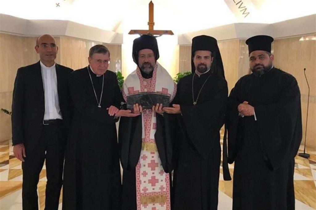 Il momento in cui la delegazione del Patriarcato di Costantinopoli riceve il reliquiario, era il 29 giugno 2019