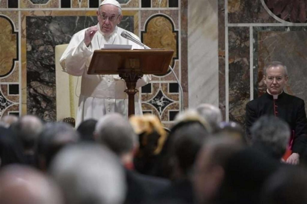 Il Papa: la via del dialogo oltre populismi e nazionalismi