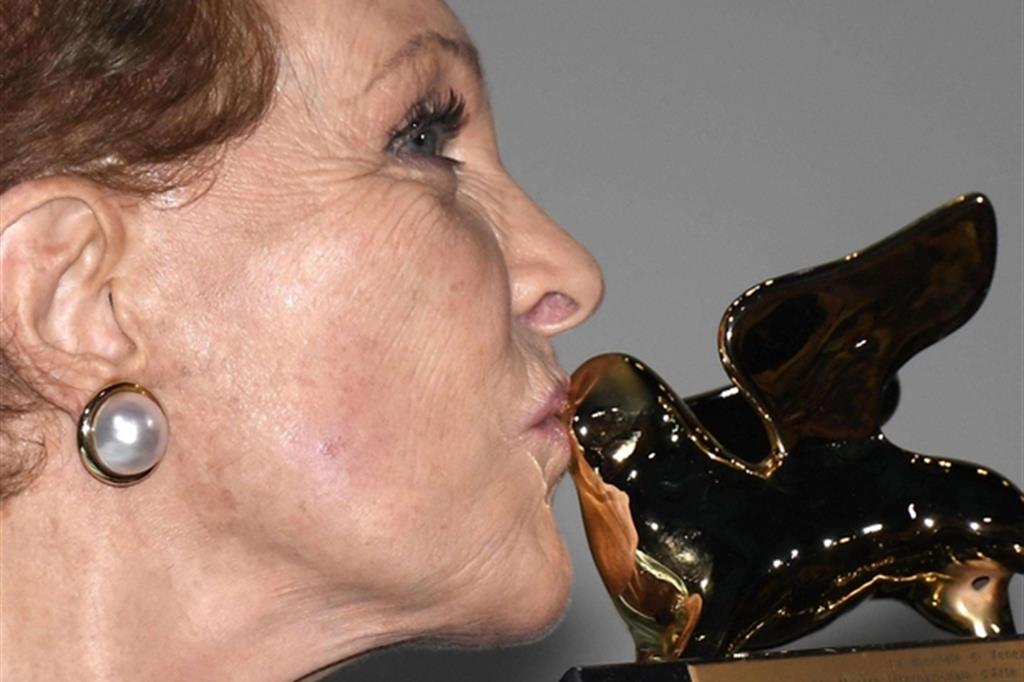 Julie Andrews ha ricevuto il Leone d'oro alla carriera alla Mostra del Cinema a Venezia  (Ansa)