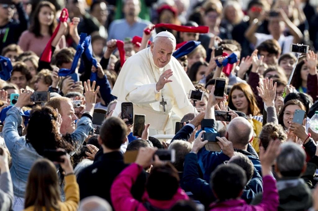 Papa Francesco: costruiamo ponti con chi non crede o ha fede diversa