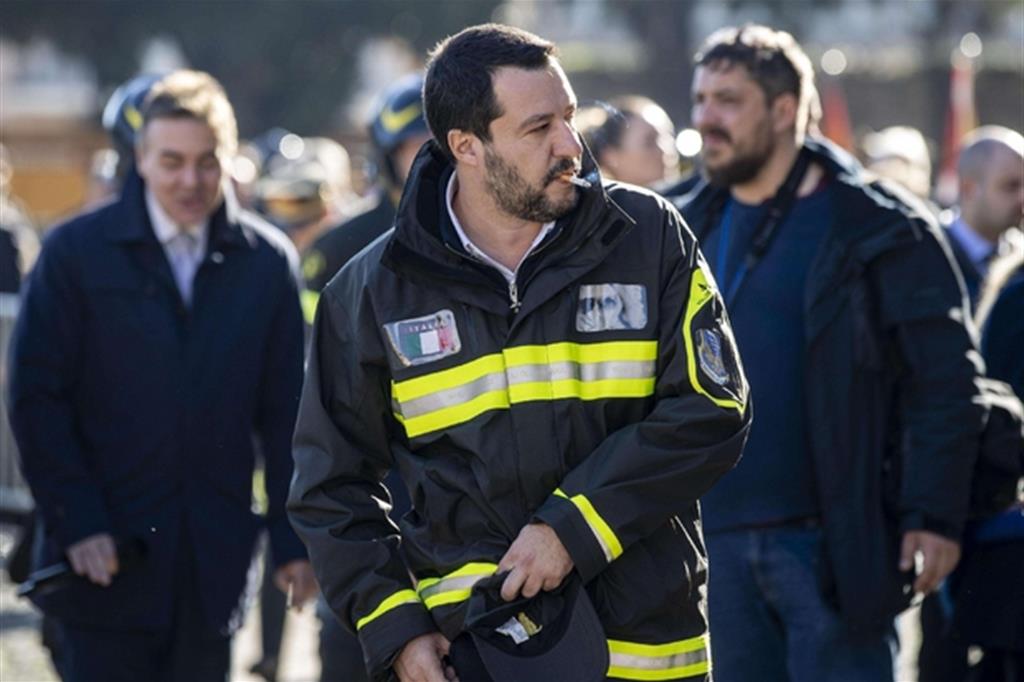 «Salvini e le divise? La smetta»