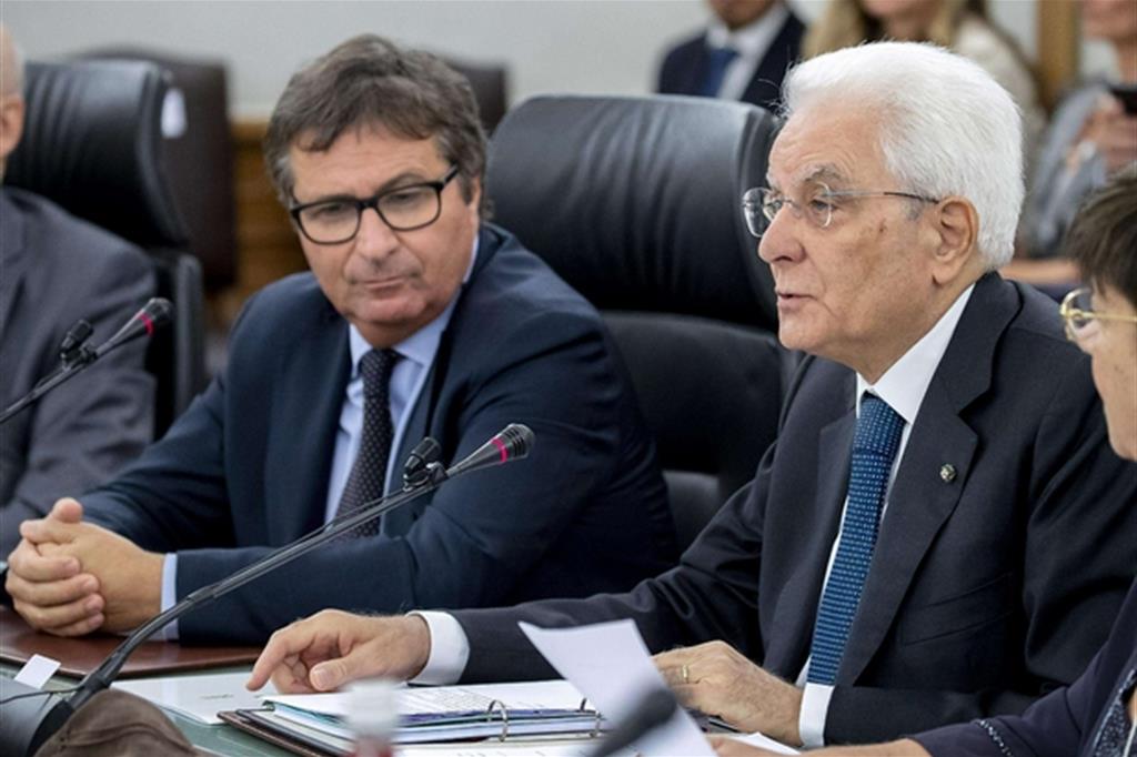 Sergio Mattarella con il vicepresidente del Consiglio superiore della magistratura David Ermini, a sinistra (Ansa)