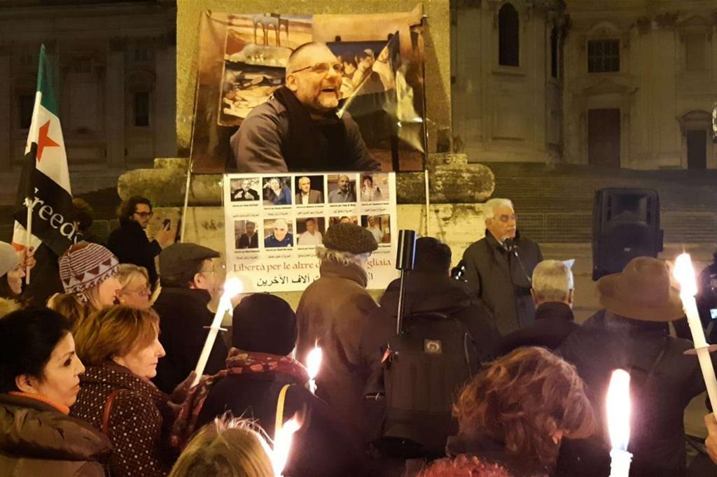  Rapito da 2.000 giorni in Siria: fiaccolata di solidarietà per padre Dall'Oglio