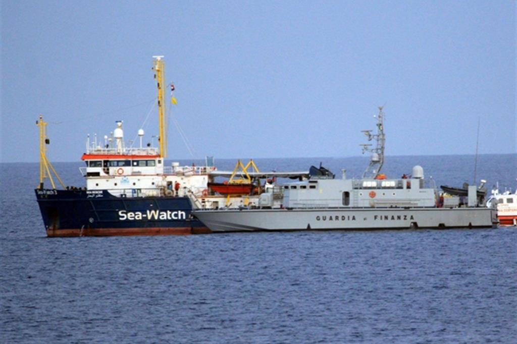 Dissequestrata la Sea Watch. Potrà lasciare il porto di Licata