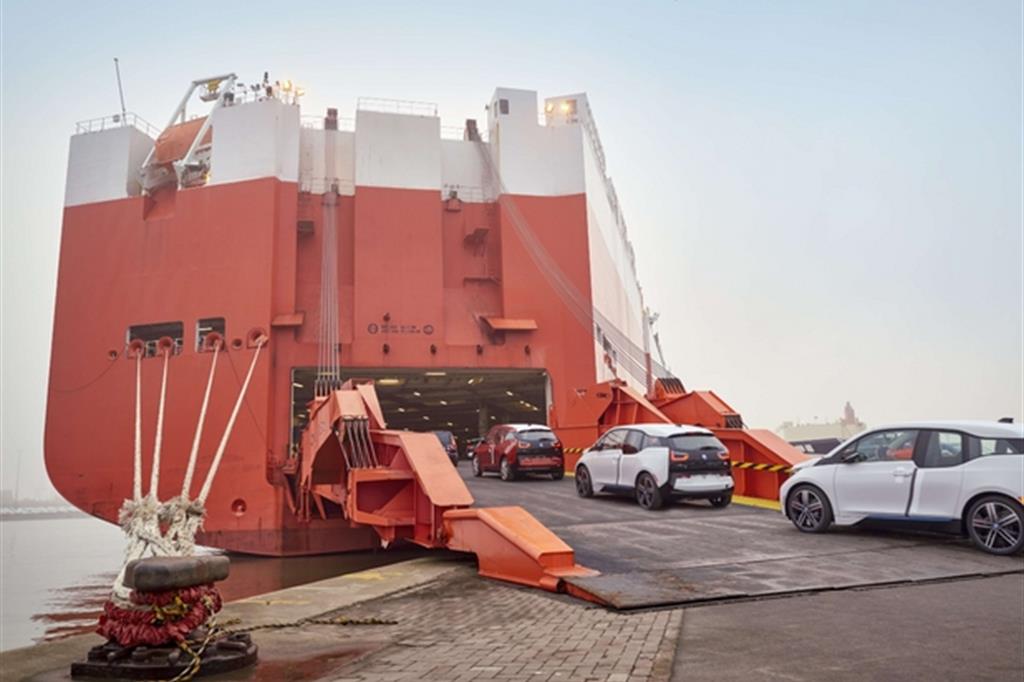 Volkswagen e Bmw, stop all'uso di navi cargo inquinanti
