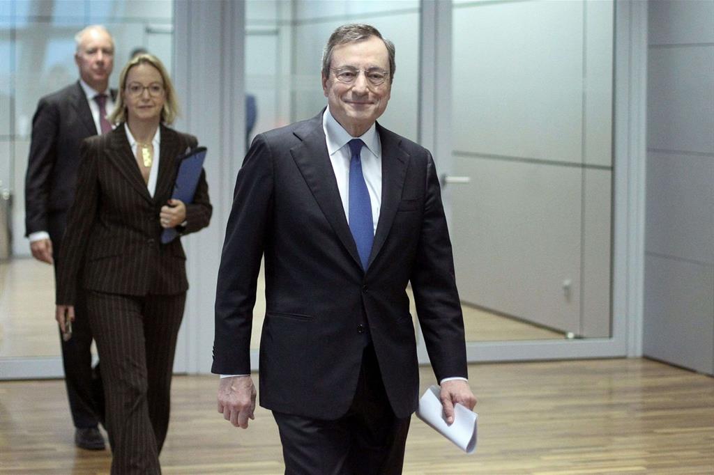 Mario Draghi al termine del suo ultimo Consiglio direttivo della Bce da presidente