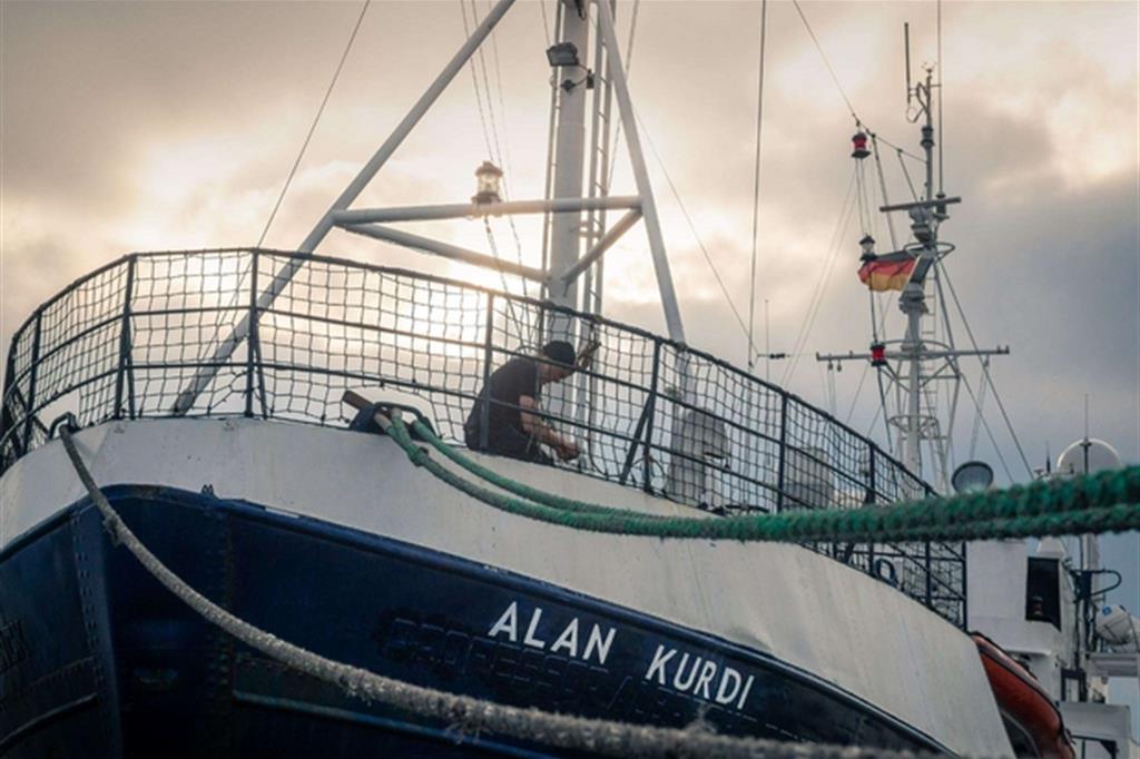 Torna in mare per soccorrere i migranti la nave dell'ong dedicata a Alan