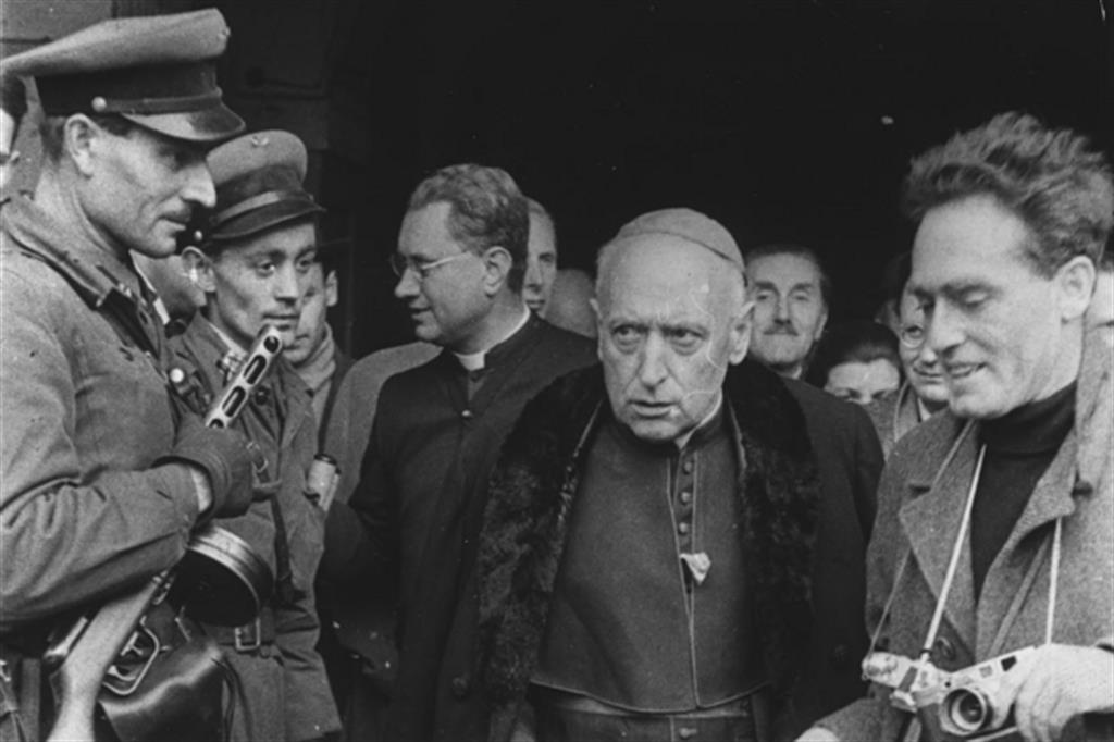 Il cardinale Jozsef Mindszenty, primate d’Ungheria, uscito dal carcere comunista