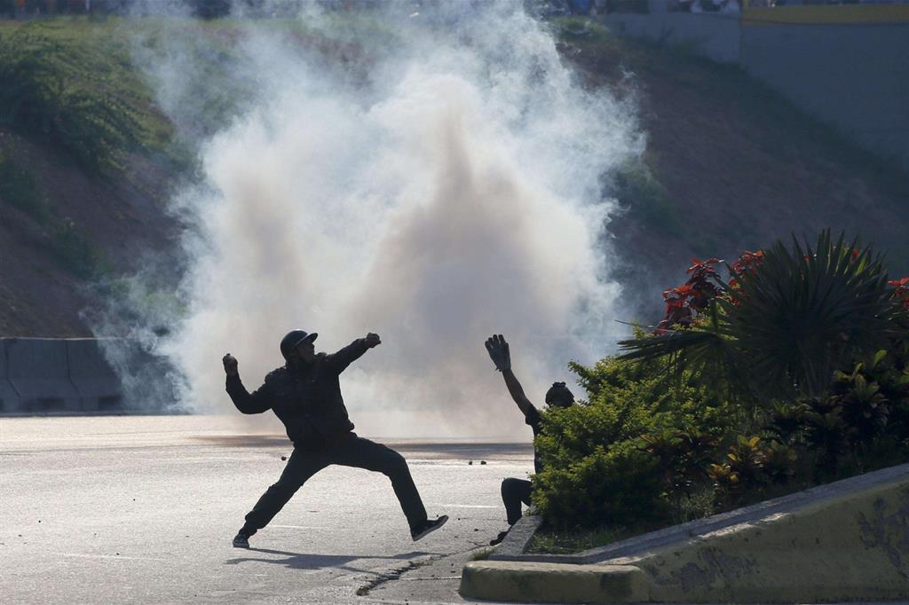 In Venezuela militari ribelli si schierano con Gaidò. «È la rivolta finale»