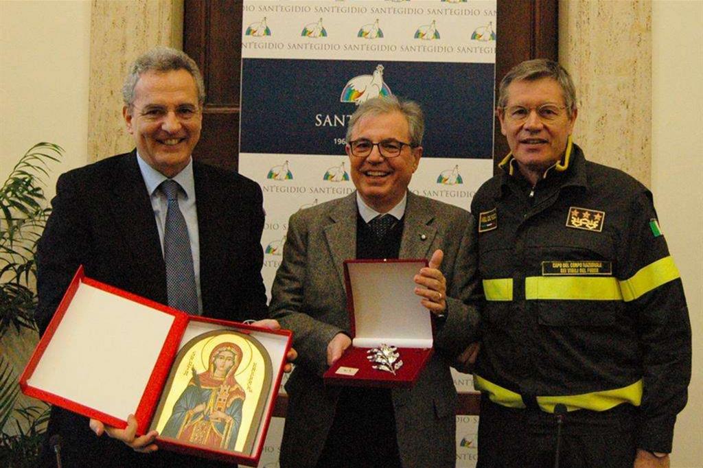 Da sx: il presidente Marco Impagliazzo, il prefetto Bruno Frattasi, il capo dei Vigili del Fuoco Fabio Dattilo