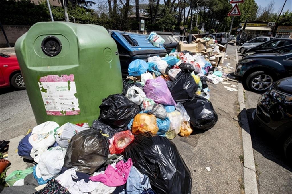 Raggi manda rifiuti della Capitale a Civitavecchia