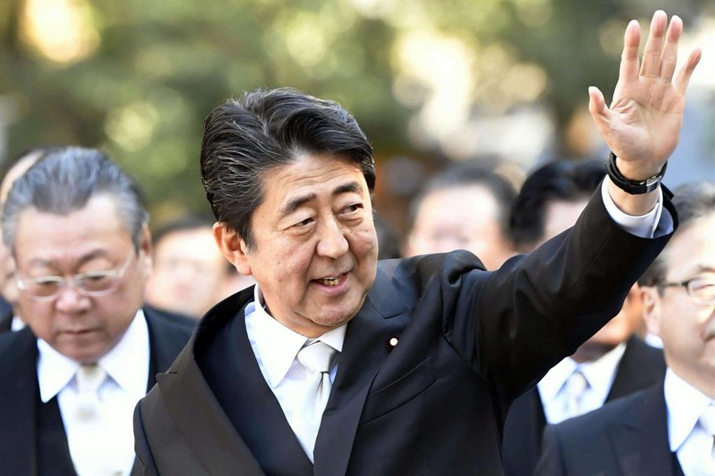 Il primo ministro giapponese Shinzo Abe (Ansa)