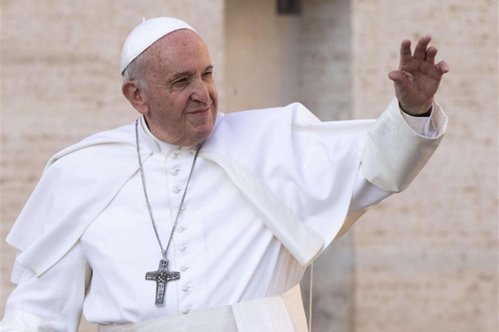 Il Papa ai medici: eutanasia è «falsa compassione», non è libertà