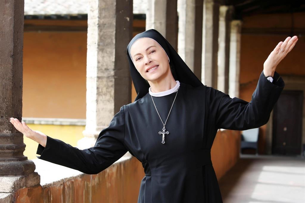 Elena Sofia Ricci è suor Angela in “Che Dio ci aiuti”