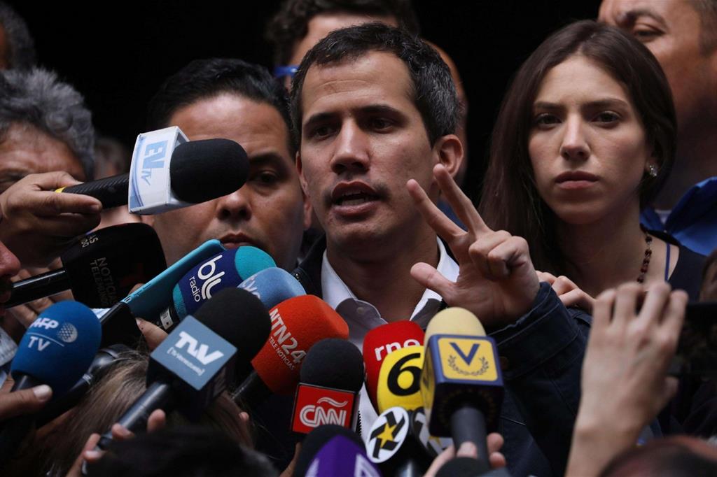 Il presidente del Parlamento venezuelano, autoproclamatosi presidente ad interim, Juan Guaidò (Ansa)