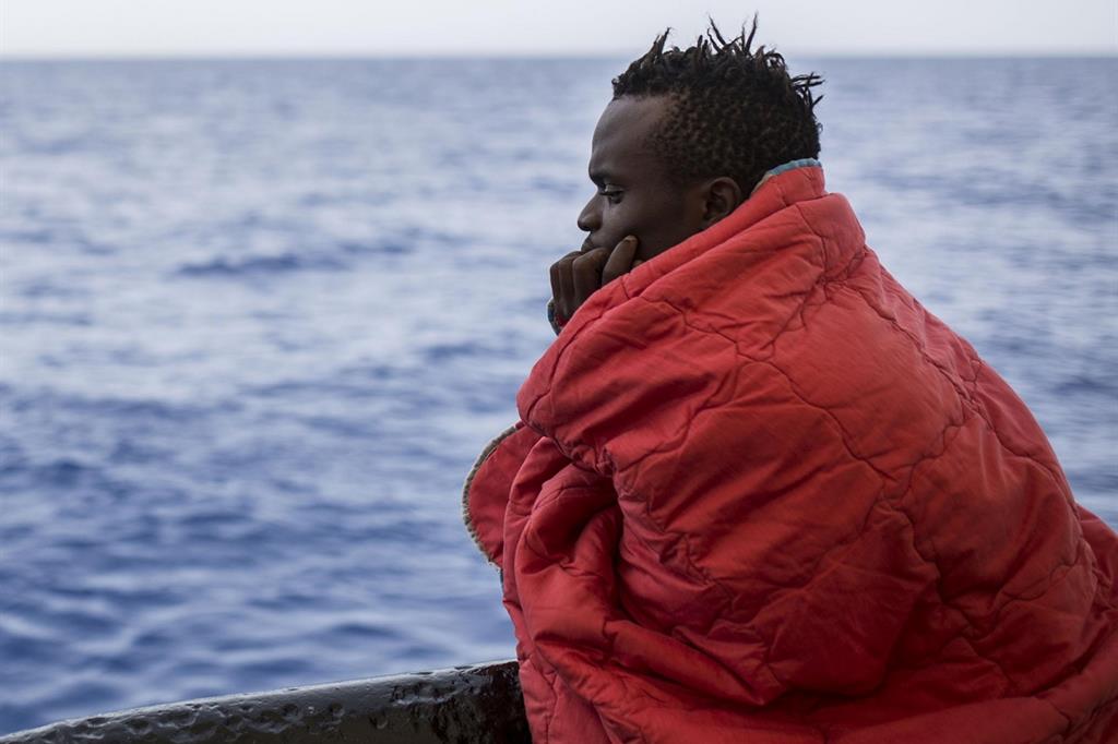 Un migrante salvato nel Mare Mediterraneo