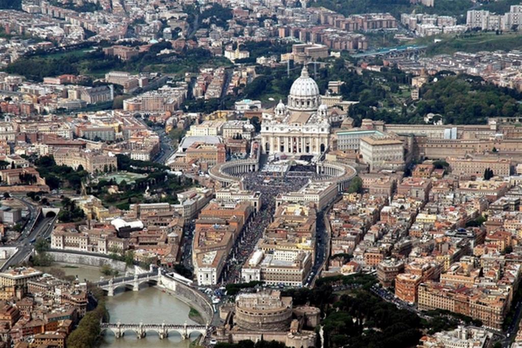 Una panoramica della Città del Vaticano (Archivio Ansa)