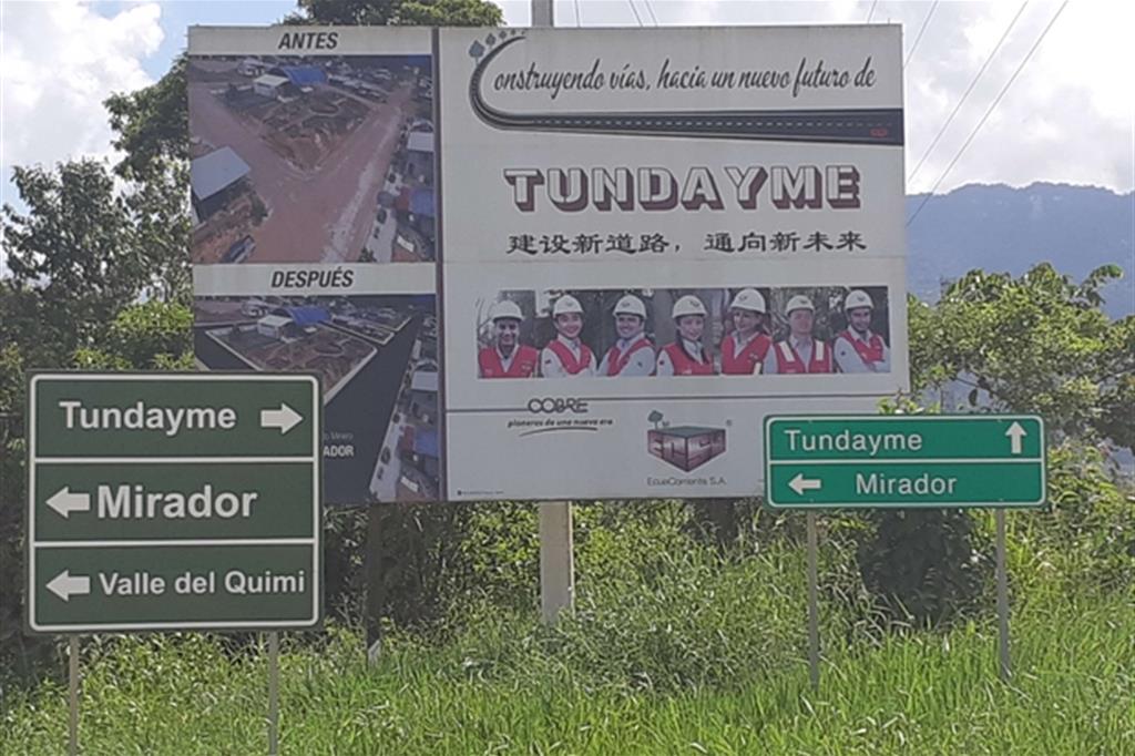 La traduzione in cinese sui cartelli della miniera di Tundayme