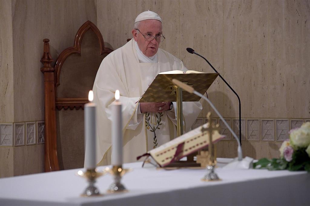 Papa Francesco celebra Messa a Casa Santa Marta