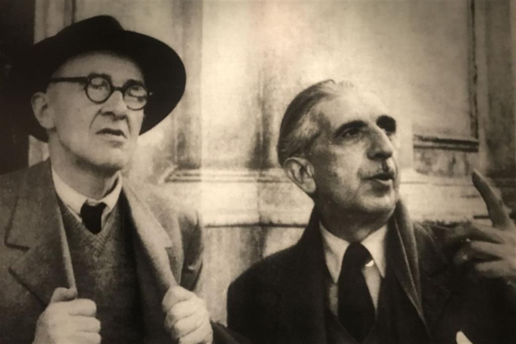 Roberto Longhi ( a destra) con Giorgio Morandi