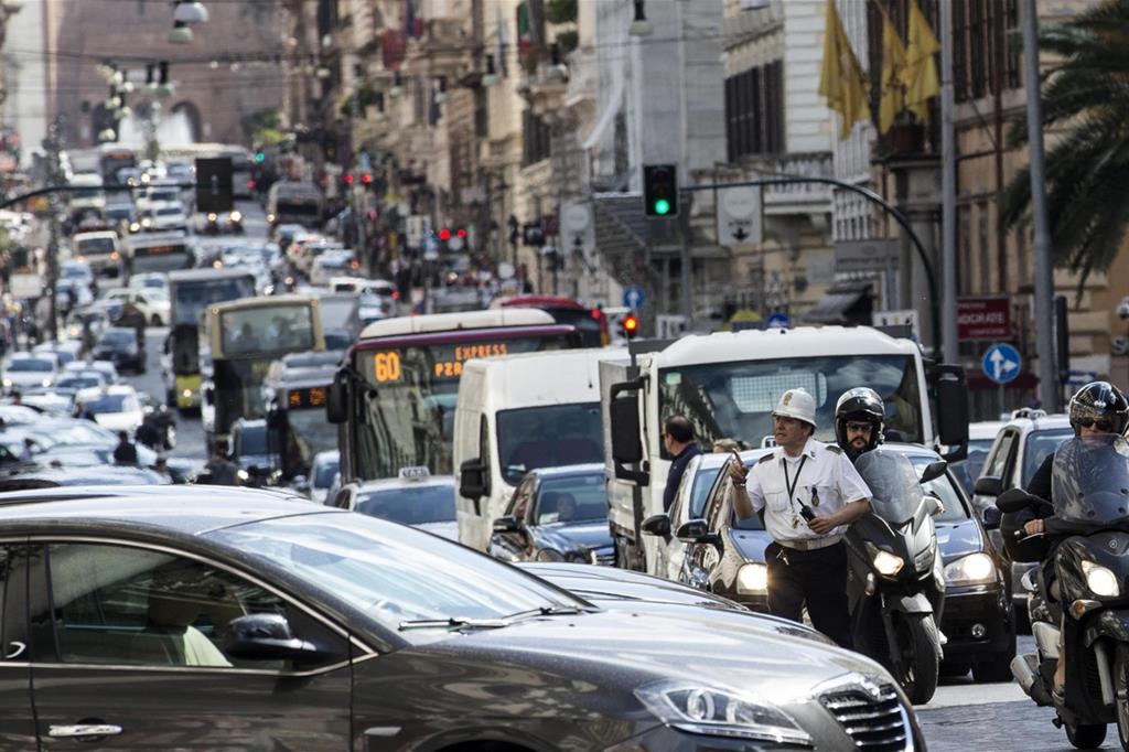 Traffico a Roma in un giorno di sciopero dei mezzi pubblici