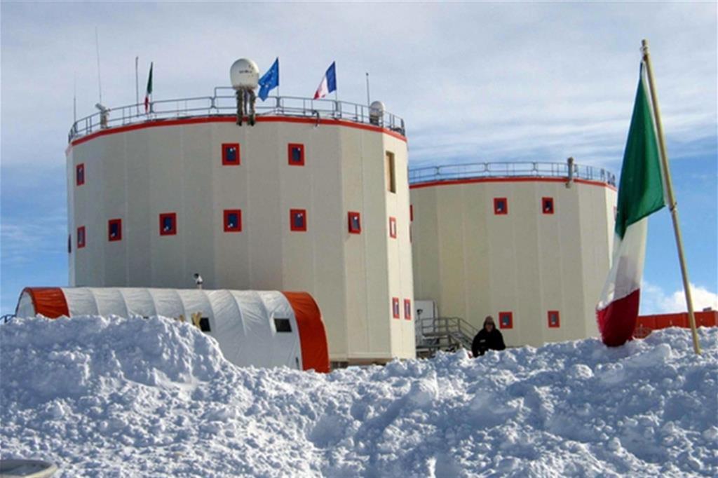 La base Concordia in Antartide