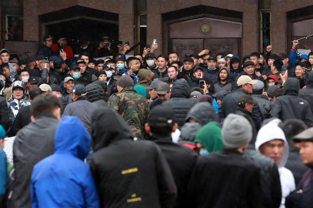 Le proteste a Bishkek