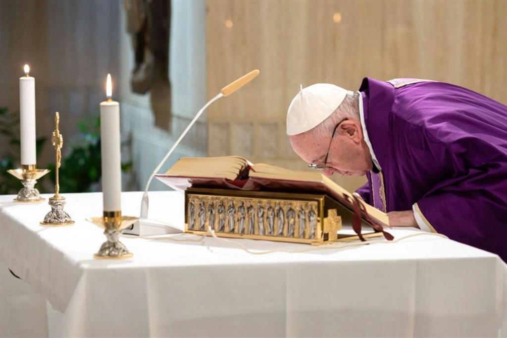 Perché la Messa mattutina del Papa c'è ma la sua omelia no