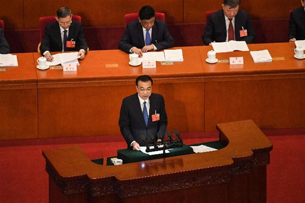 Il premier cinese Li Keqiang durante il suo intervento al Congresso nazionale del Popolo