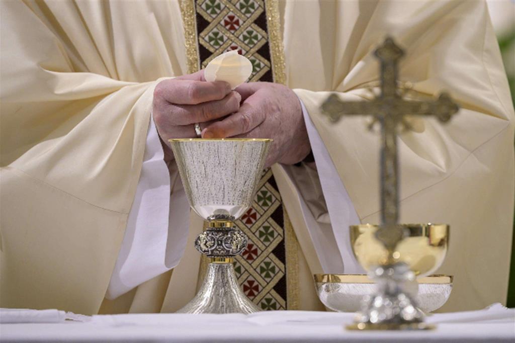 Le Messe del Papa e dei vescovi in diretta tv e social domenica 10 maggio