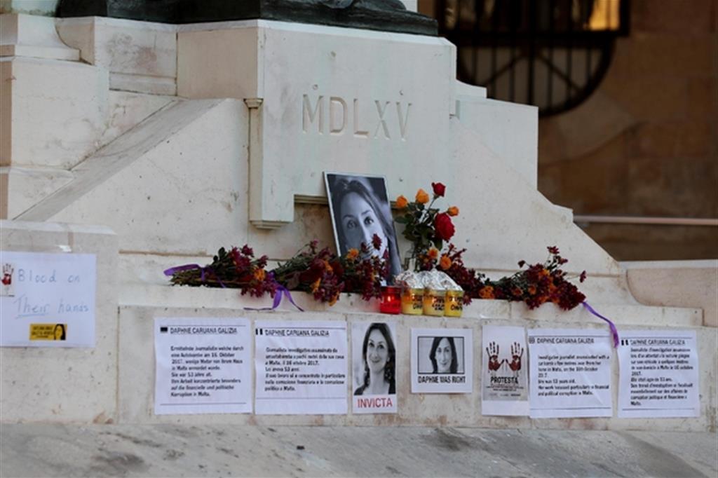 La tomba di Daphne Caruana Galizia in un'immagine d'archivio