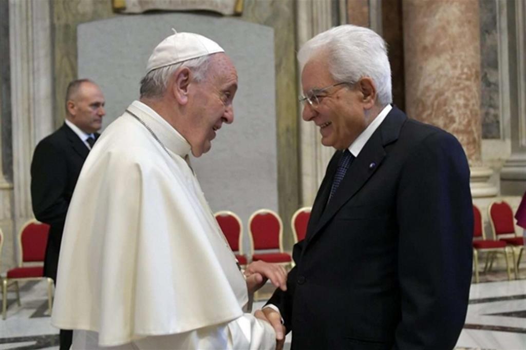 Mattarella scrive al Papa: «Grazie per parole di pace»