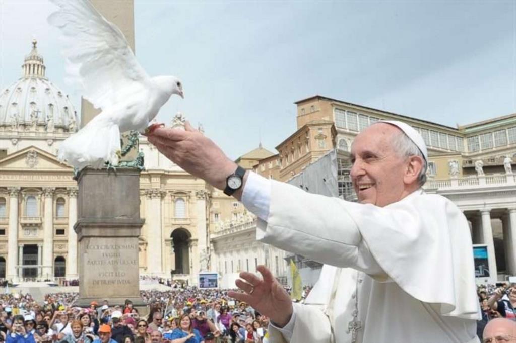 Il Papa: «Non c'è pace senza cultura della cura»