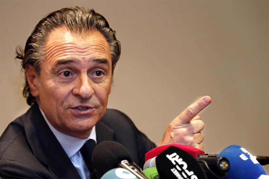 Cesare Prandelli, 62 anni, è stato anche ct della Nazionale (2010–2014)