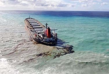 Mille tonnellate di carburante nelle acque delle Mauritius