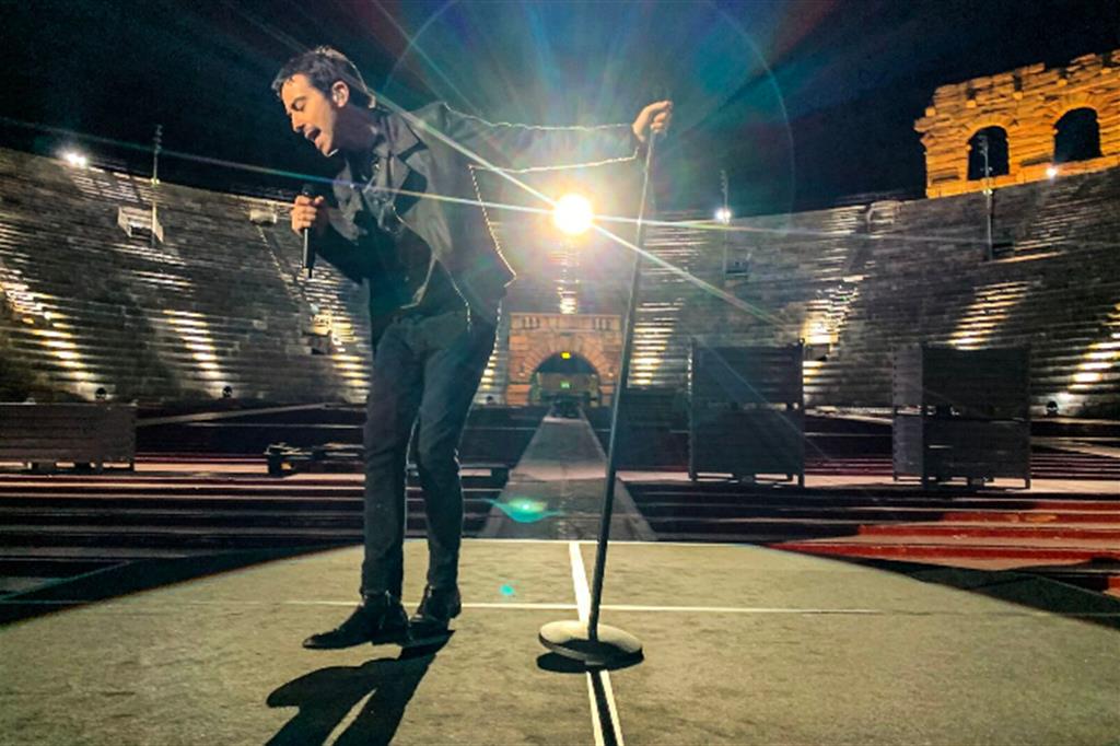 Diodato all'Arena di Verona interpreta "Fai rumore" per l'Eurovision