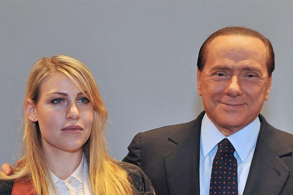 Silvio Berlusconi con la figlia Barbara in una recente uscita pubblica
